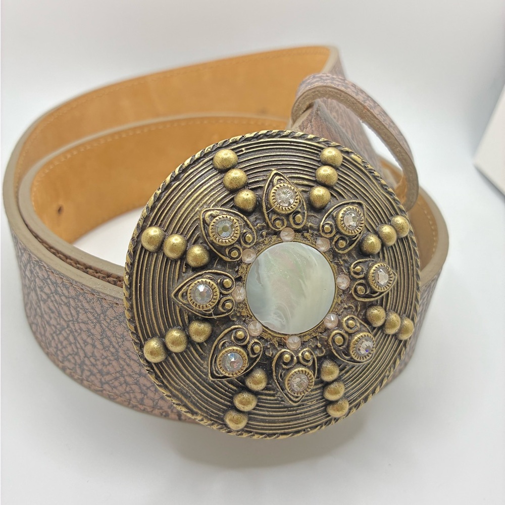 Women’s leatherrock Round Medallion Buckle Brown Belt - Picture 5 of 5